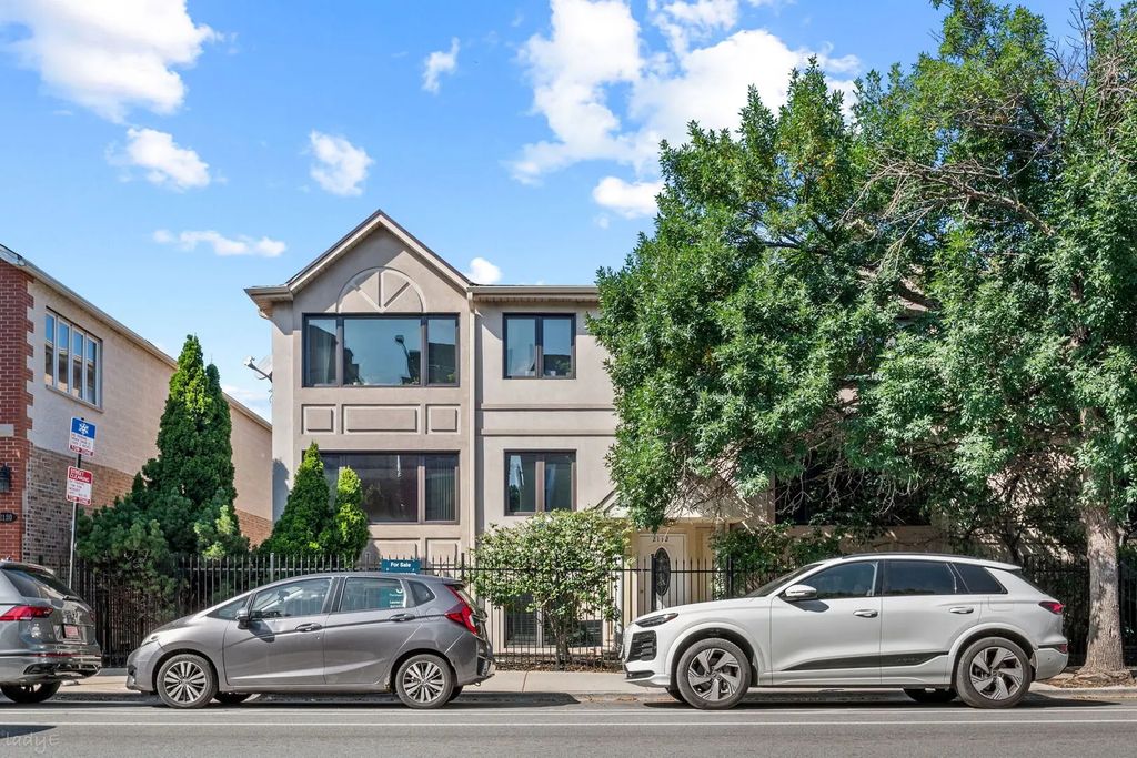 2112 W Armitage Avenue 2n, Chicago