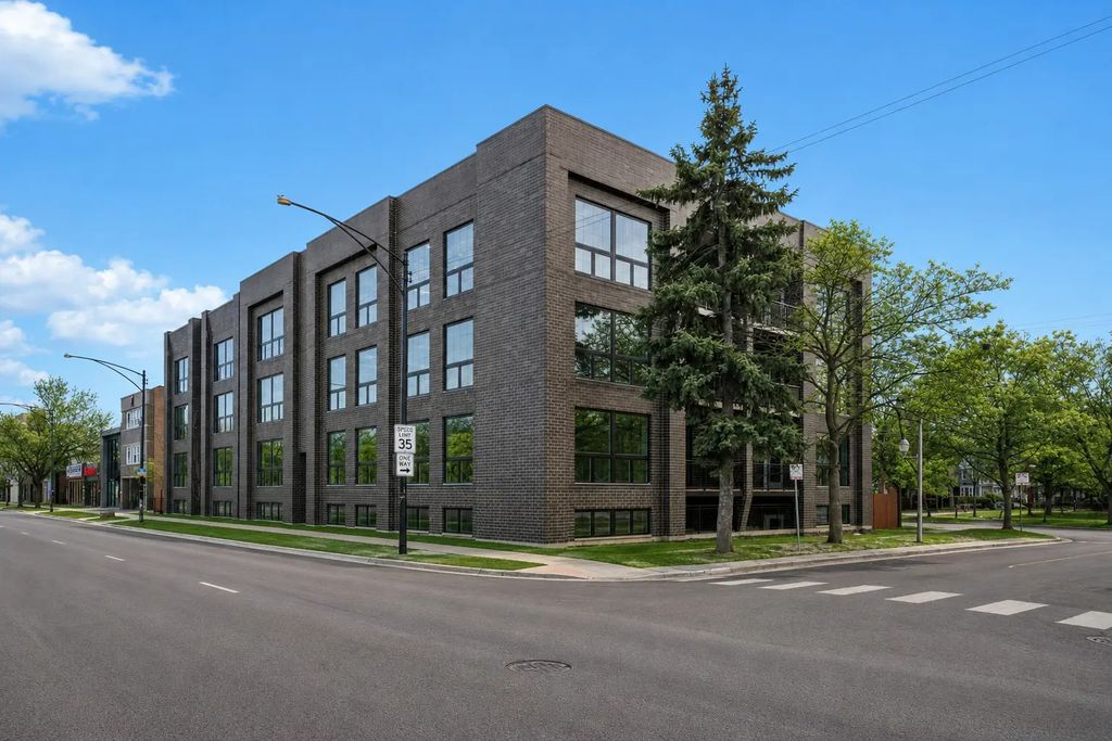 5830 N Lincoln Avenue 2s, Chicago, 60659
