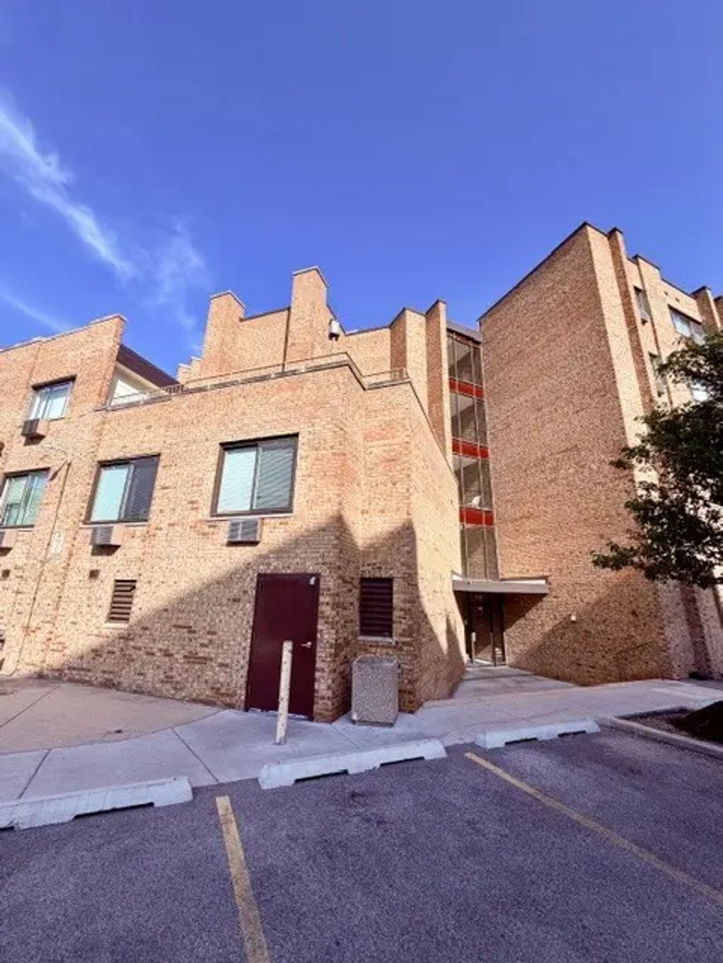 5348 N Cumberland Avenue 300, Chicago