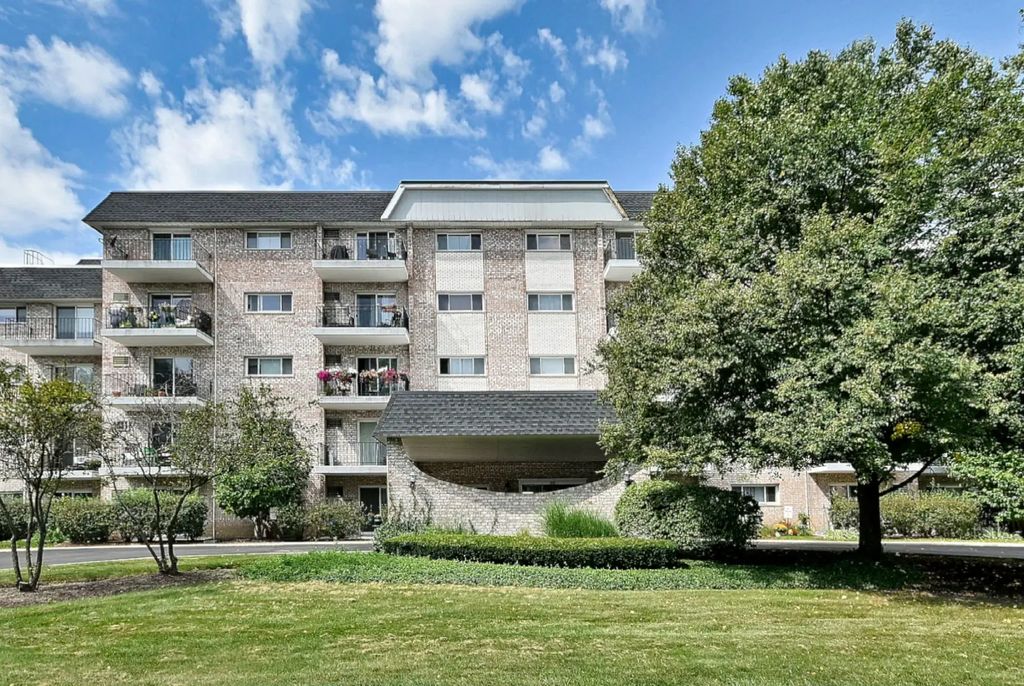 1000 S Lorraine Road 212, Wheaton
