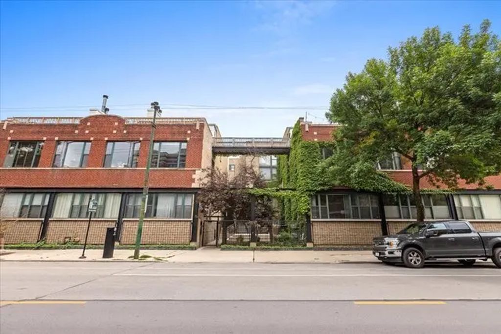2943 N Lincoln Avenue 212, Chicago, 60657