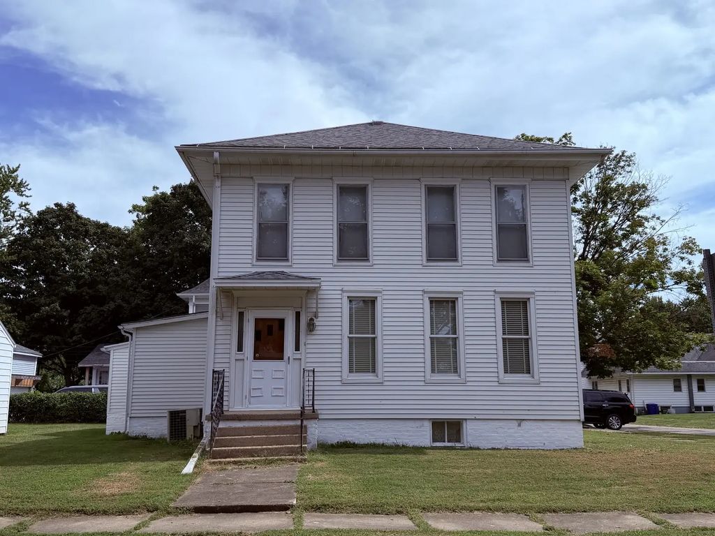 203 E Market Street, Farmer City