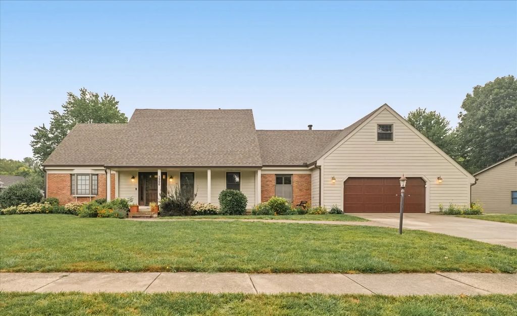 1906 Trout Valley Drive, Champaign