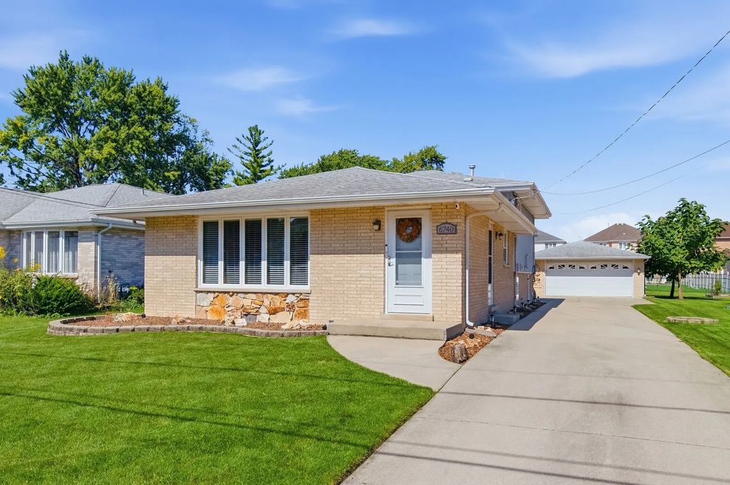 6740 W 92nd Street, Oak Lawn