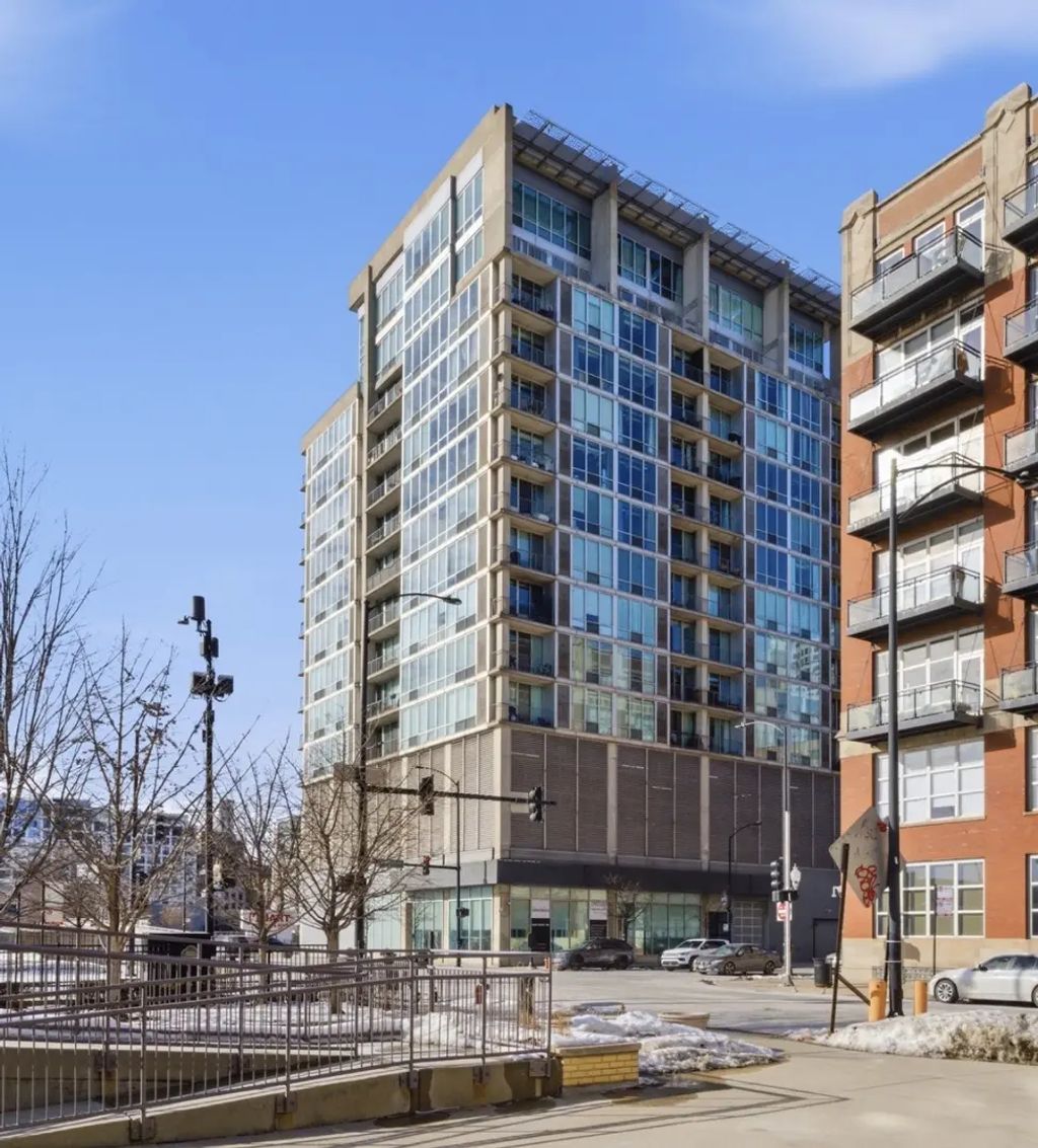 700 W Van Buren Street 602, Chicago, 60607