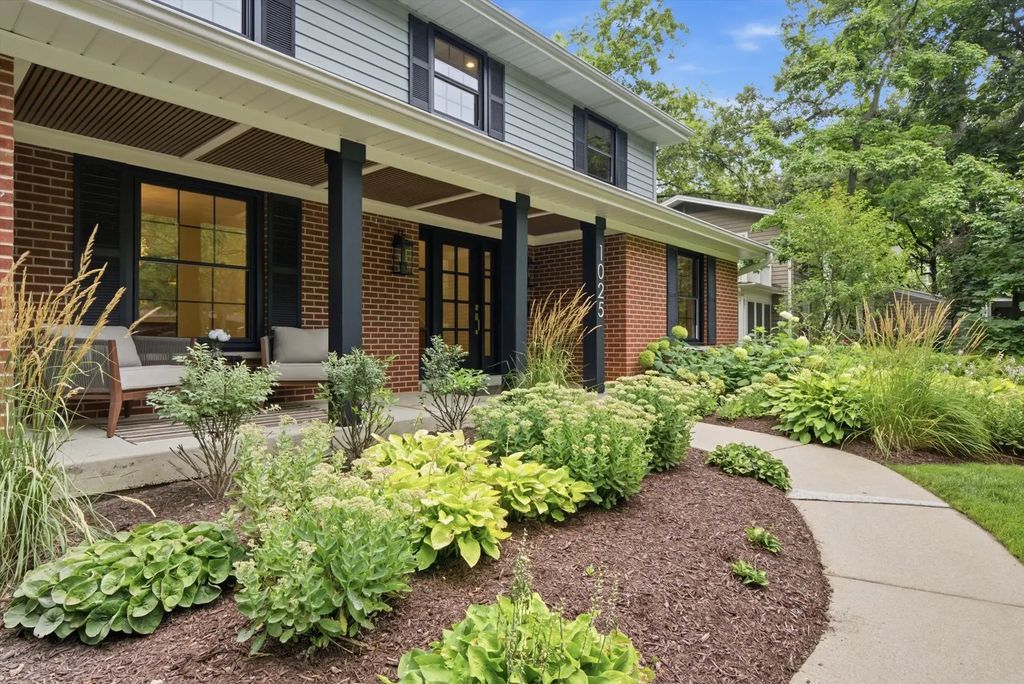 1025 Elizabeth Avenue, Naperville