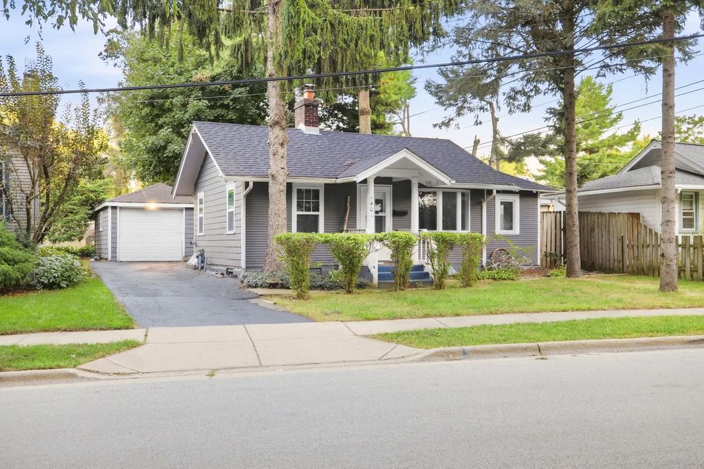 1401 Sherwood Avenue, Elgin