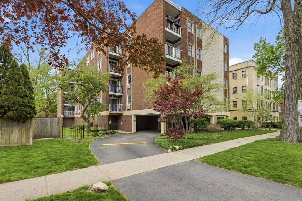1310 Maple Avenue 2c, Evanston, 60201
