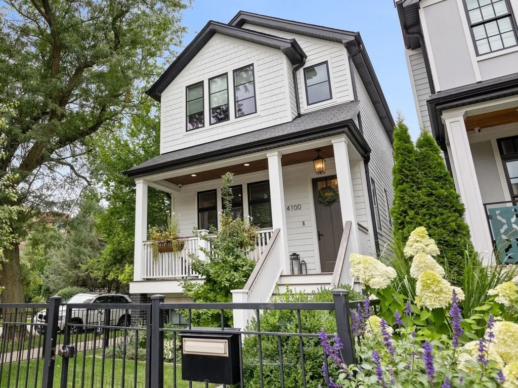 4100 N Oakley Avenue, Chicago, 60618