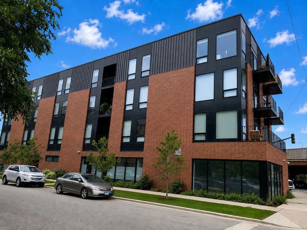 3953 W Dakin Street 201, Chicago