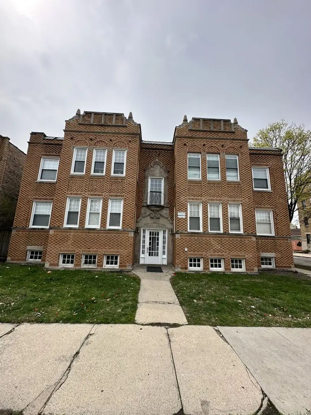 5745 W Wellington Avenue 2, Chicago