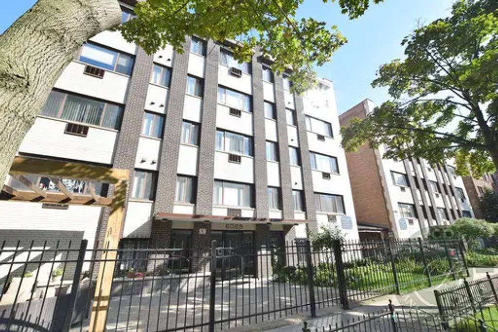 6029 N Winthrop Avenue 303, Chicago