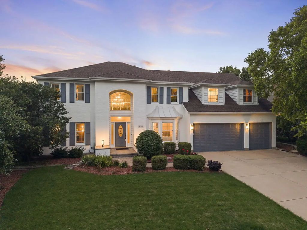 919 Abbey Court, Sugar Grove