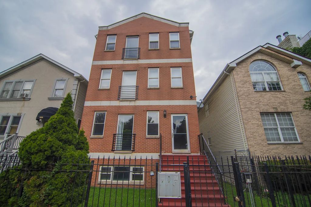 2328 W Washington Boulevard 1, Chicago