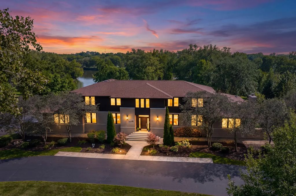 88 Riverwood Drive, Oswego