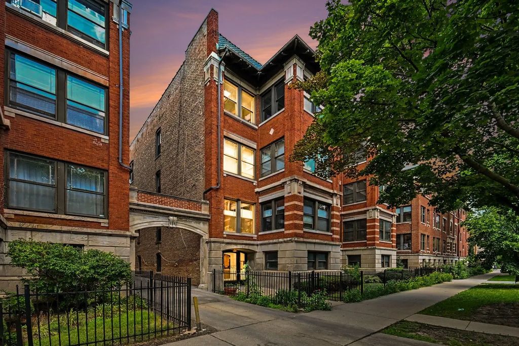 1140 E Hyde Park Boulevard 3d, Chicago, 60615