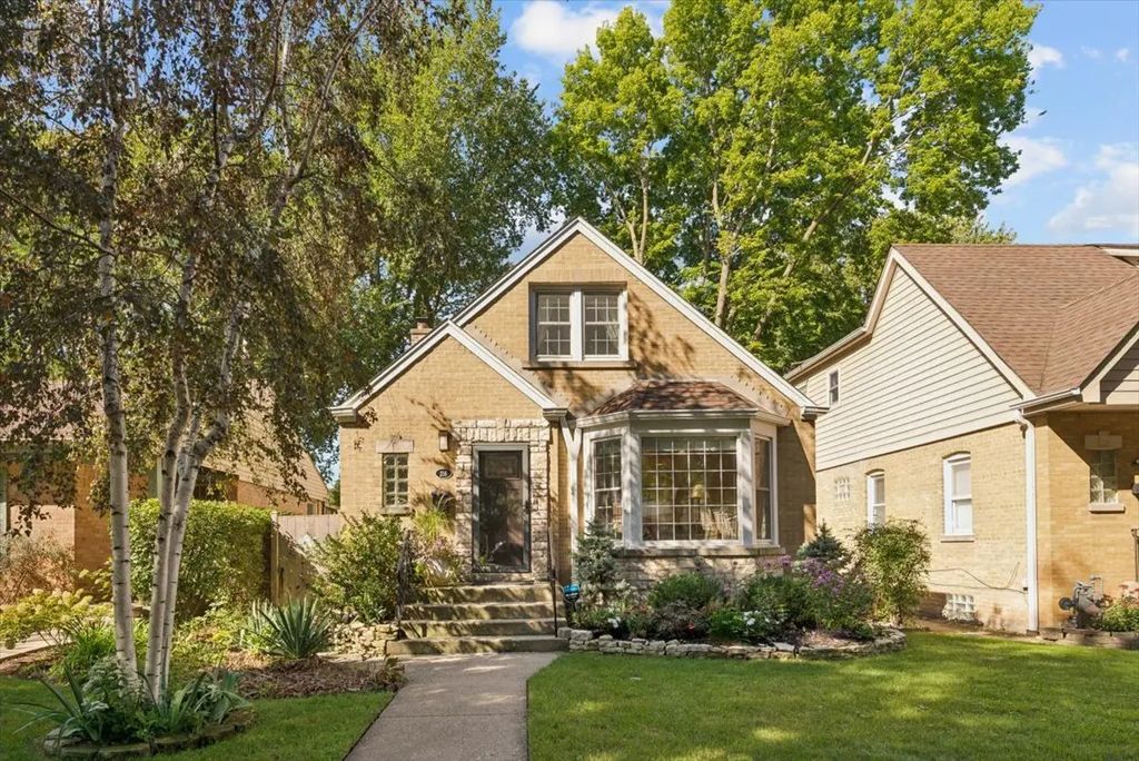 216 Richmond Street, Evanston
