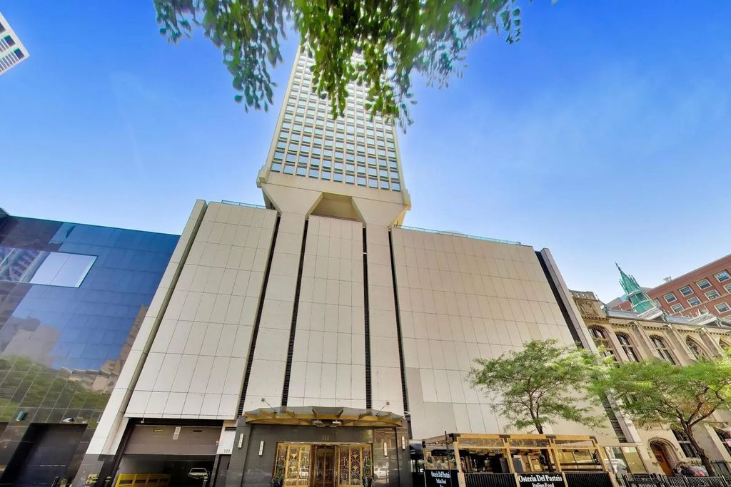 111 E Chestnut Street 35j, Chicago
