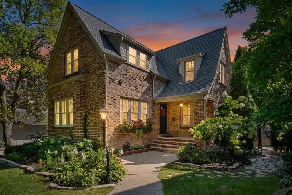 239 S Bruner Street, Hinsdale