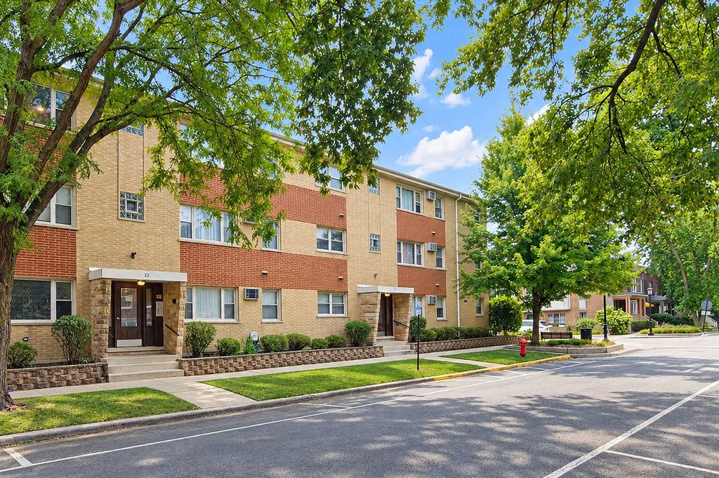 38 Elgin Avenue B6, Forest Park