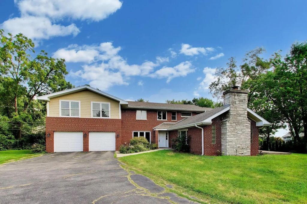 16w270 94th Place, Burr Ridge