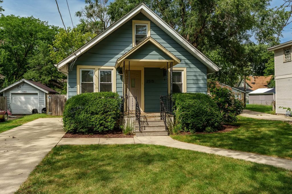 2515 Yonge Street, Rockford