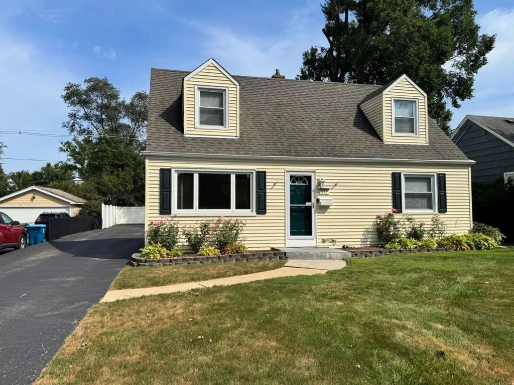 817 S Spring Road, Elmhurst