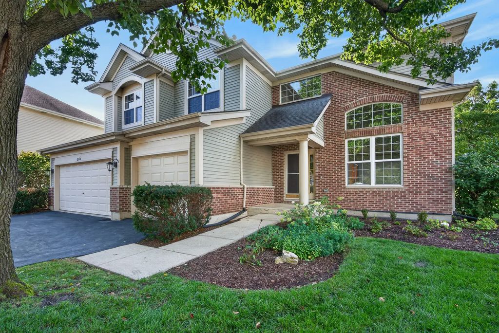 2570 N Jade Avenue, Arlington Heights