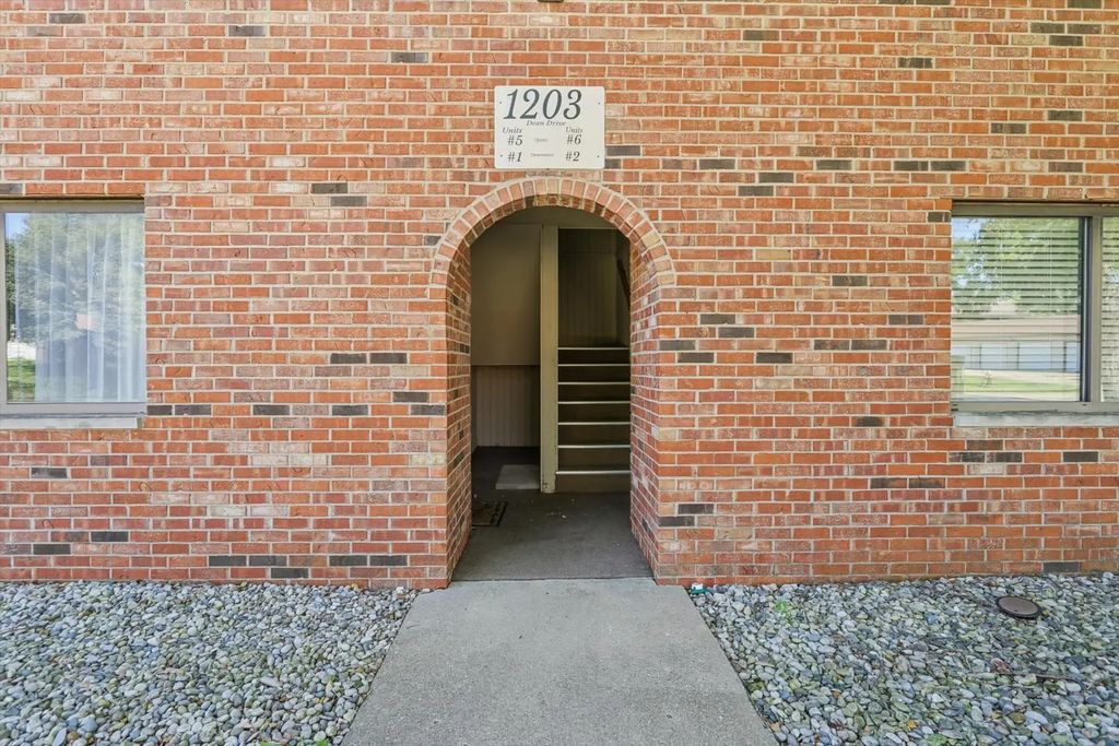 1203 Dean Drive 1, Urbana