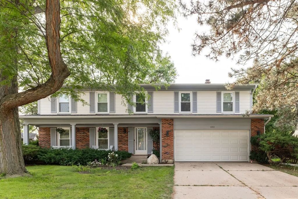 520 Highland Grove Drive, Buffalo Grove