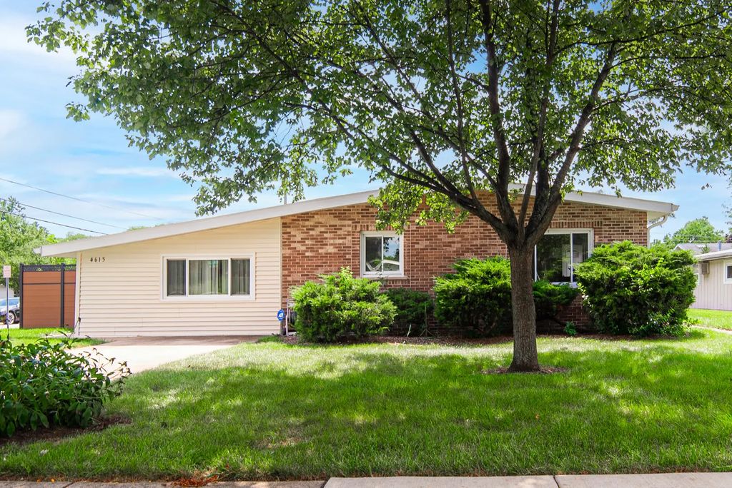 4615 Larch Avenue, Glenview
