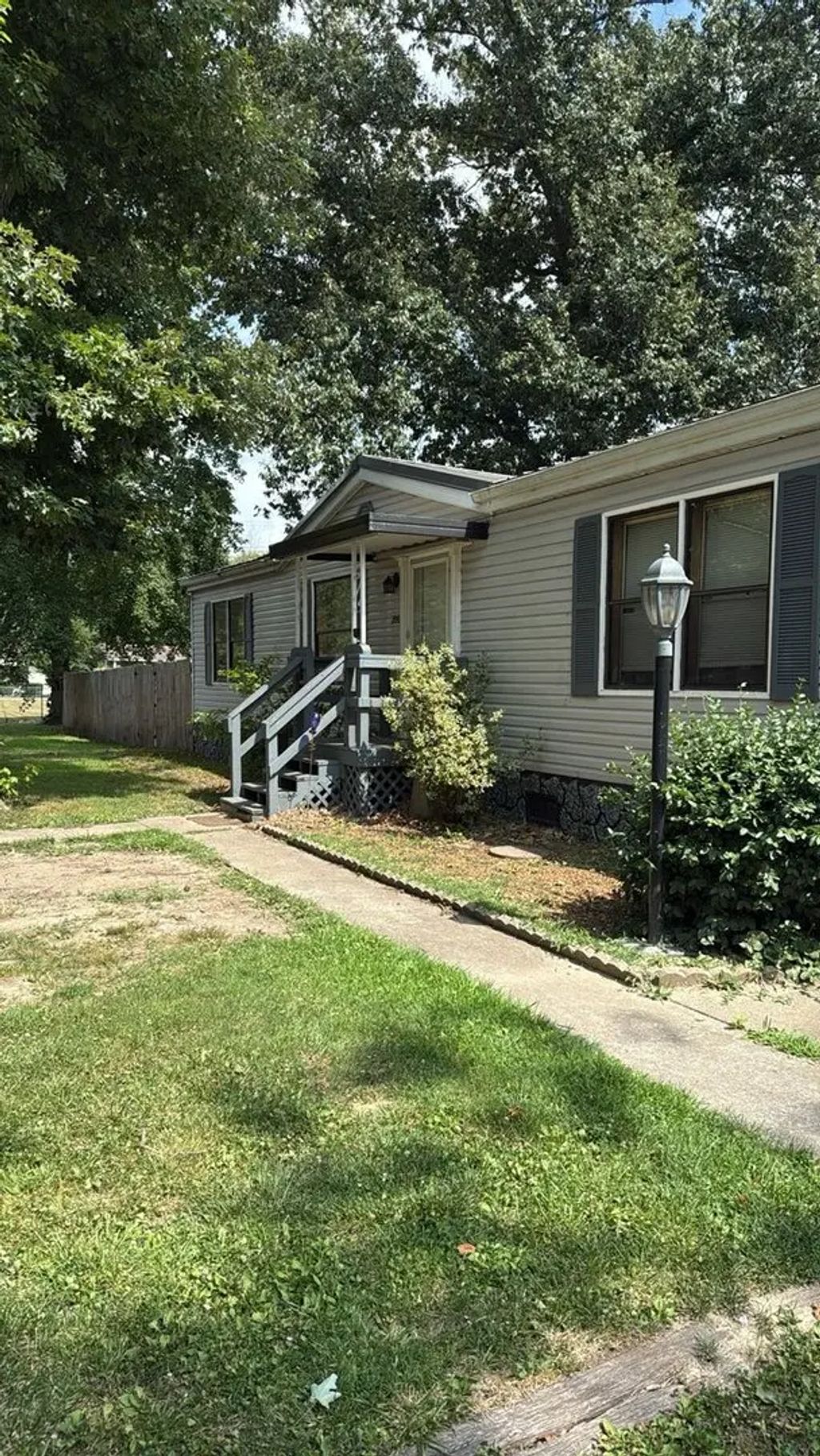 200 E Blake Street, Benton