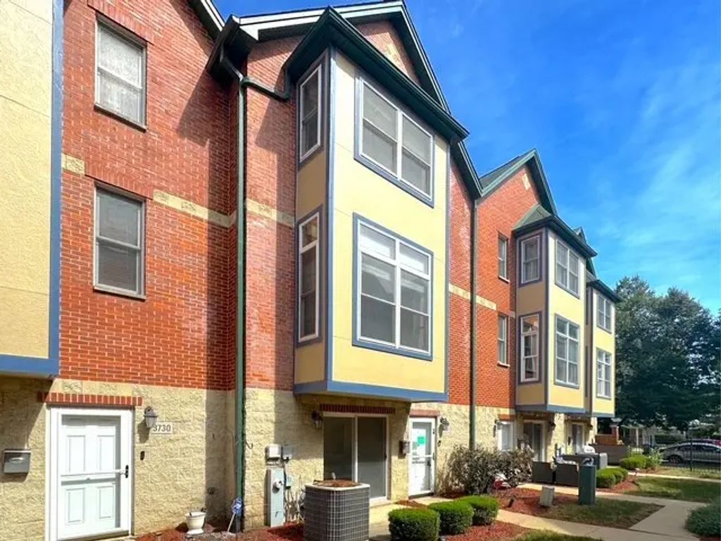 3728 Forest Avenue, Brookfield
