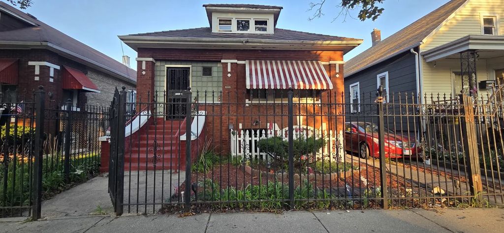 8443 S Manistee Avenue, Chicago, 60617