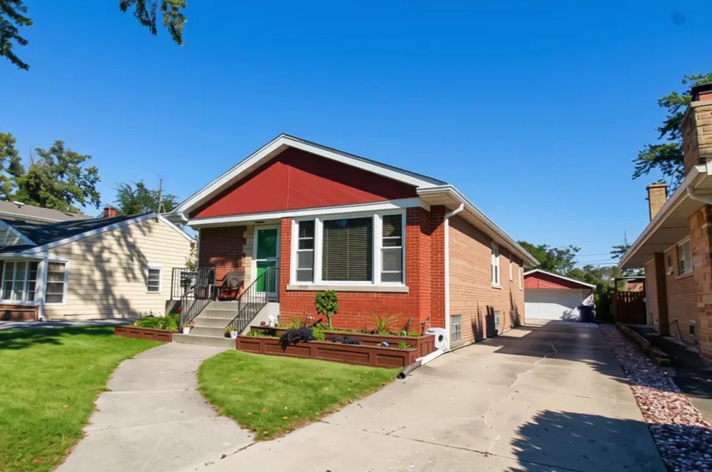 9341 Menard Avenue, Oak Lawn