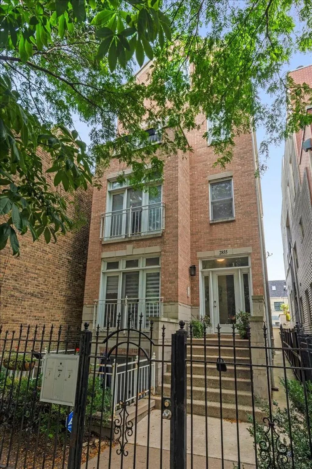2855 N Damen Avenue 3, Chicago, 60618