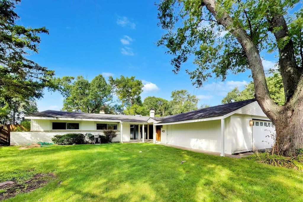 115 Lockerbie Lane, Wilmette