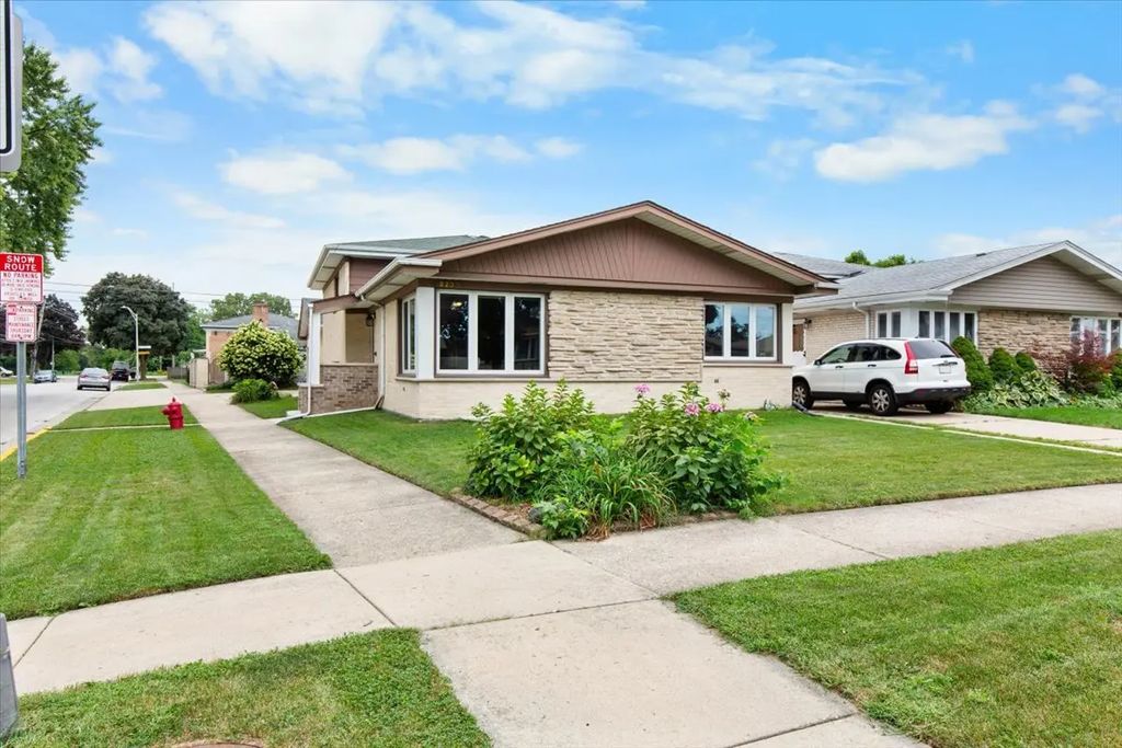 8233 W Maple Avenue, Norridge