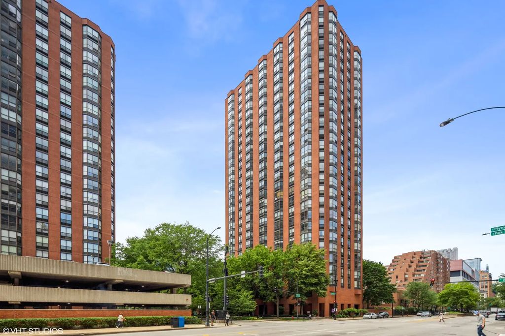 899 S Plymouth Court 2001, Chicago