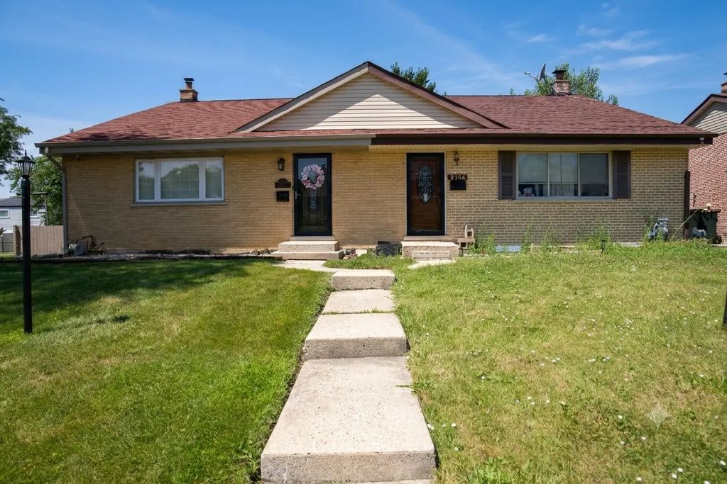 9406 N Oak Avenue, Des Plaines, 60016