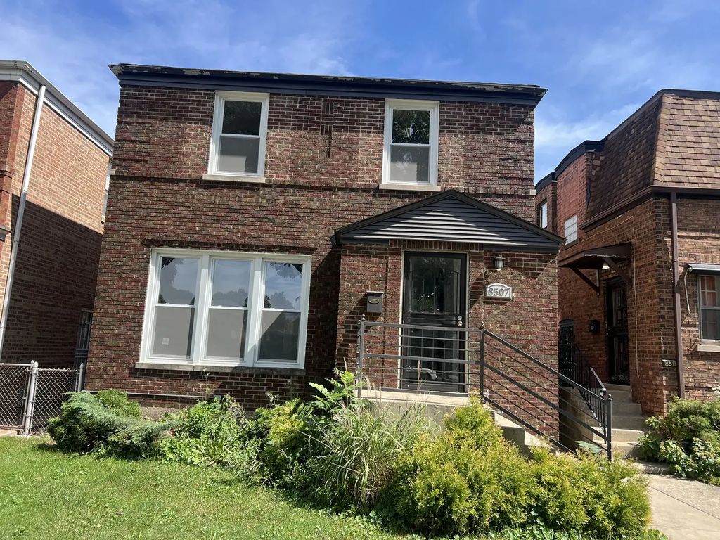 8507 S Dorchester Avenue, Chicago, 60619