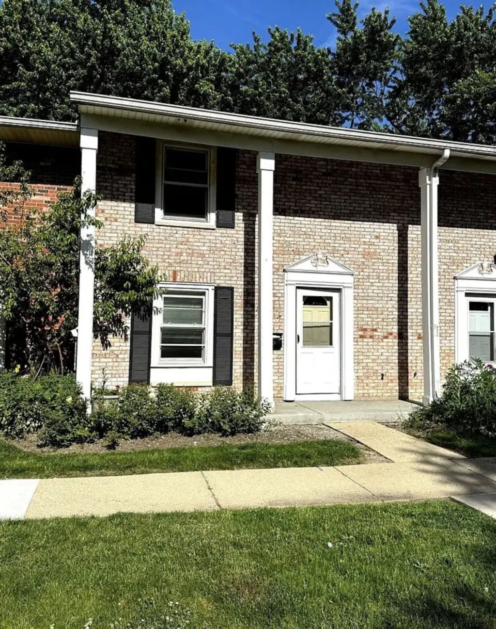 1851 Mckool Avenue 1851, Streamwood