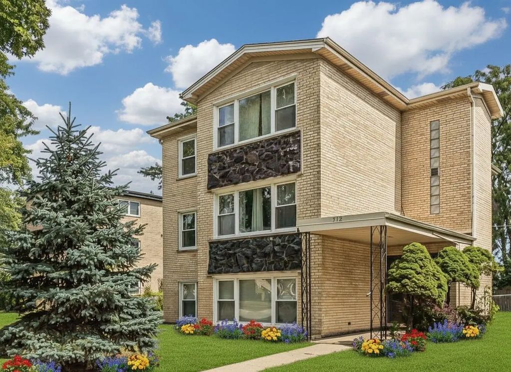 512 W Ida Court, Mount Prospect