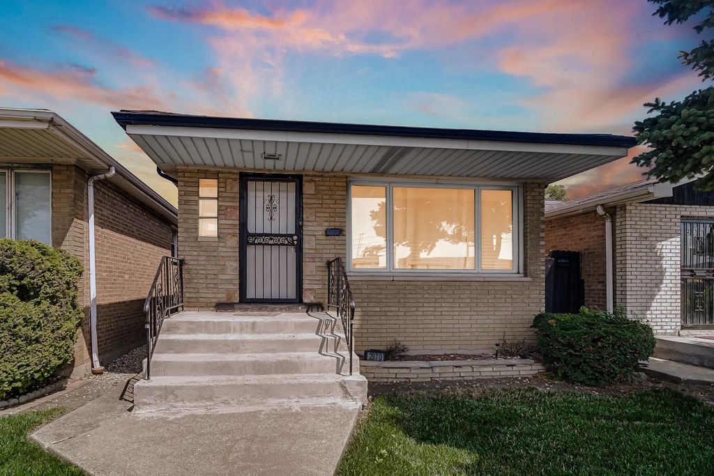 2970 W Columbus Avenue, Chicago