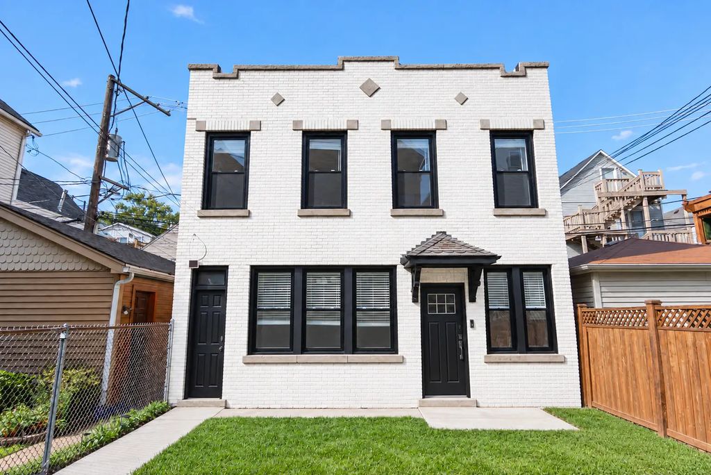 1328 W Nelson Street Ch, Chicago, 60657