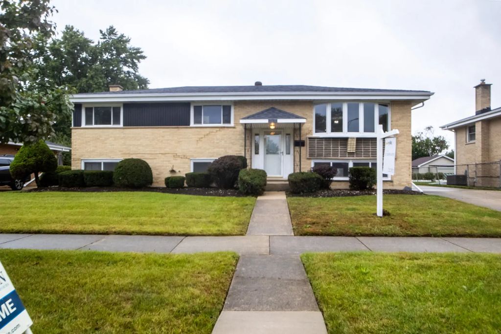 565 Arlene Drive, Wood Dale
