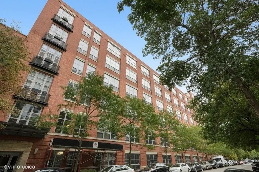 1735 N Paulina Street 218, Chicago