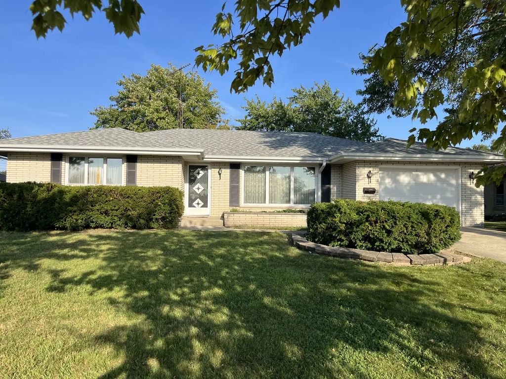 1620 Barthelone Street, Crest Hill