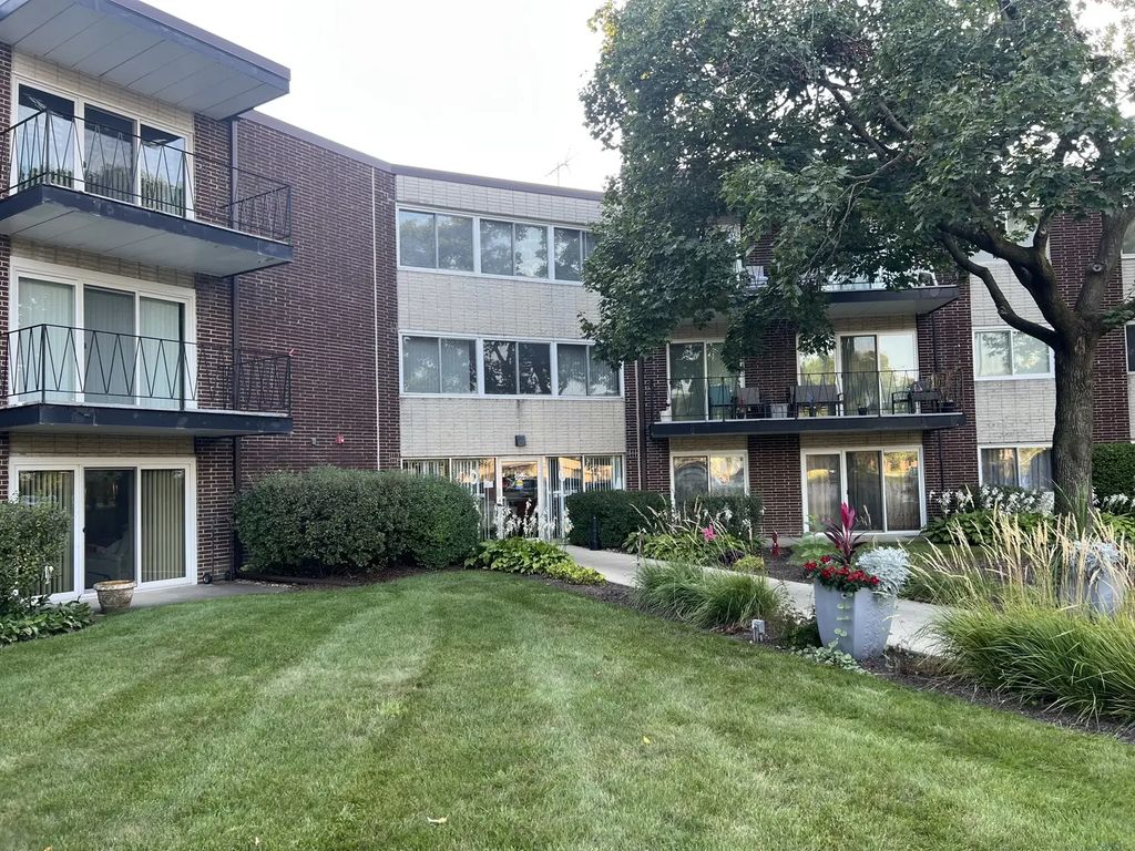 2800 Maple Avenue 25b, Downers Grove