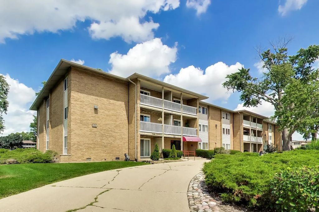 960 Beau Drive 307, Des Plaines, 60016